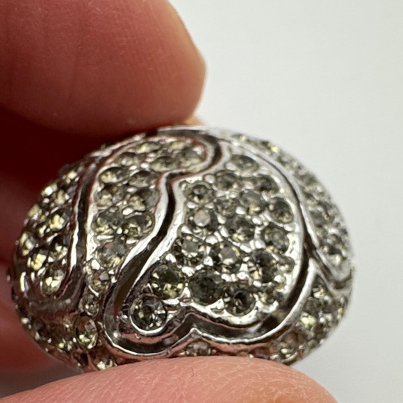 1970s Vintage Ciner clip-on earrings - Picture 11 of 12